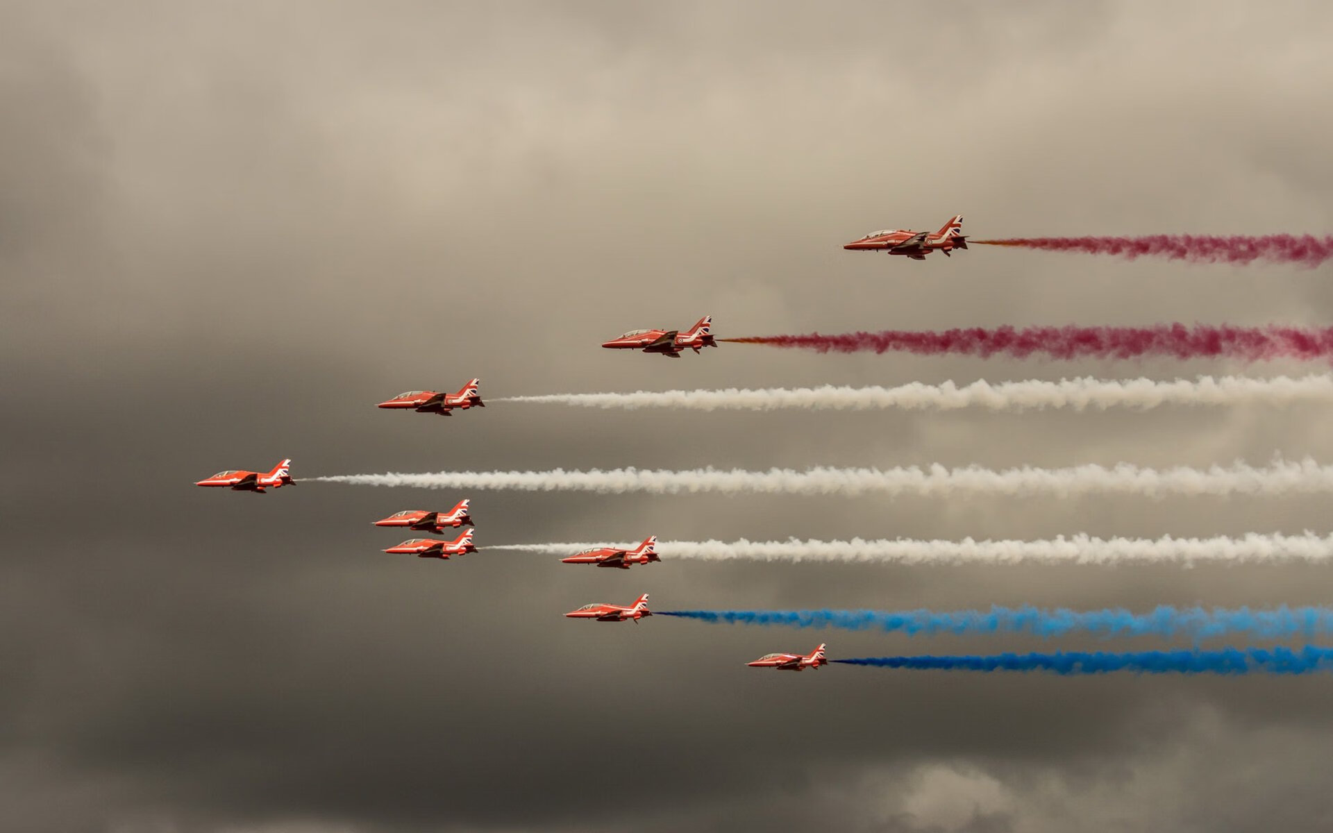 水球比赛突尼斯女将强硬防守，女子水球出线
