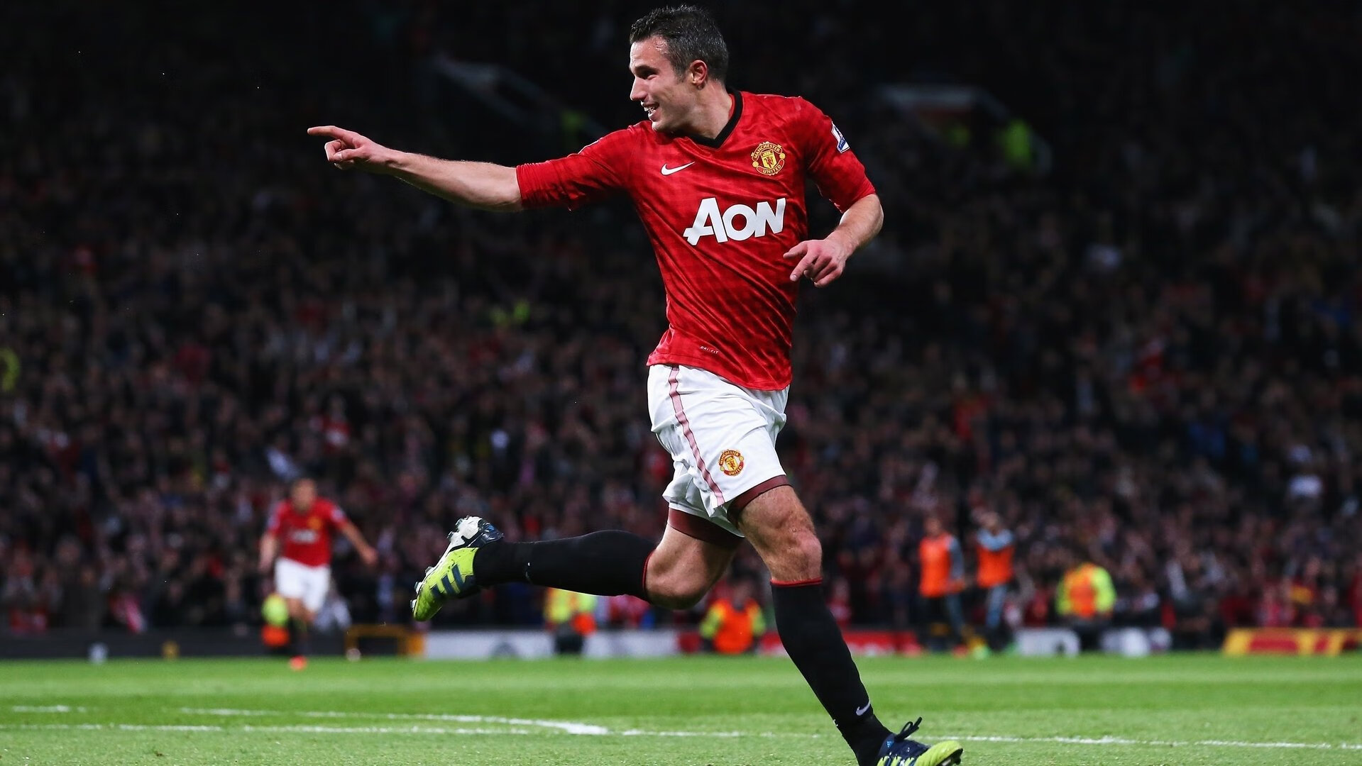 热刺后防线站位改进明显提升稳定性，热刺防守